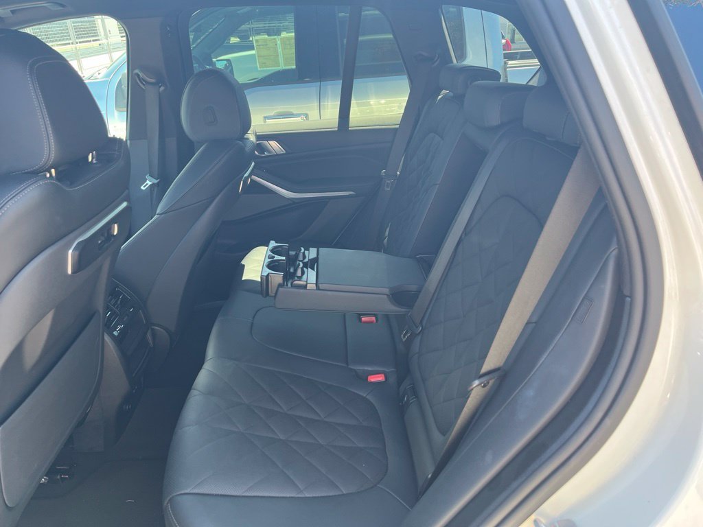 Used 2026 White BMW sDrive40i image 10