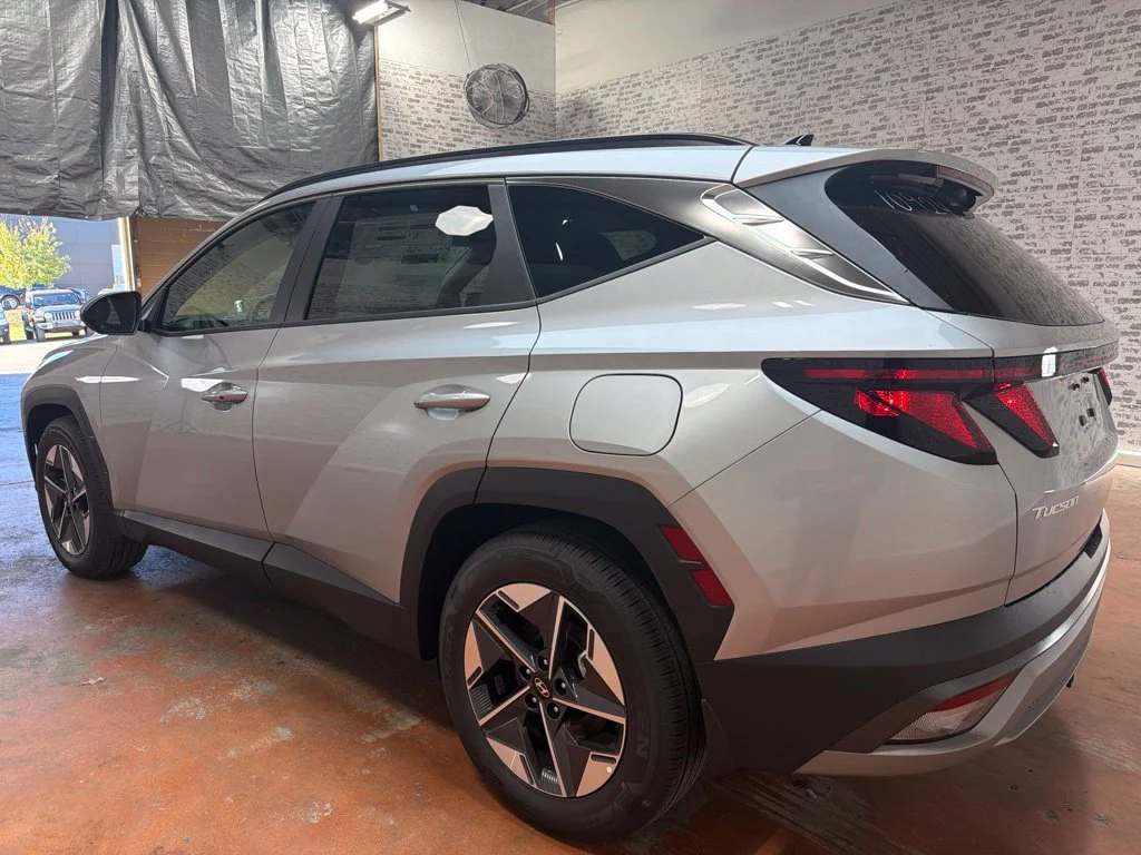 New 2026 Shimmering Silver Hyundai SEL image 5