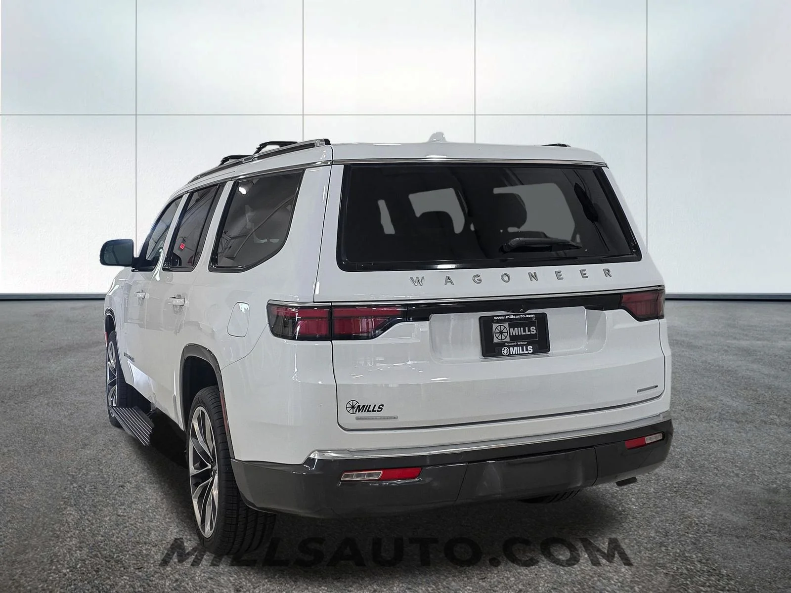 Used 2022 White Jeep Series III image 5
