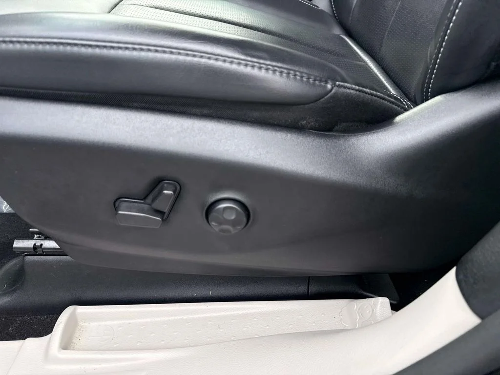 2023 Chrysler Pacifica Touring L - Photo 13
