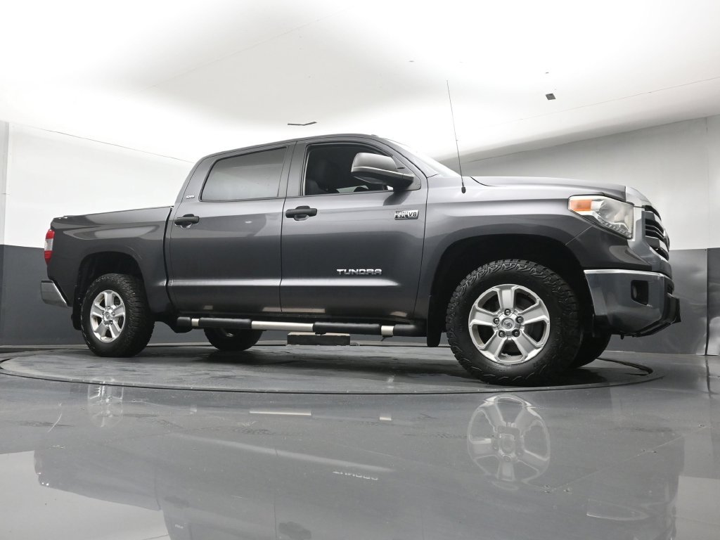 Used 2017 Gray Toyota SR5 image 26