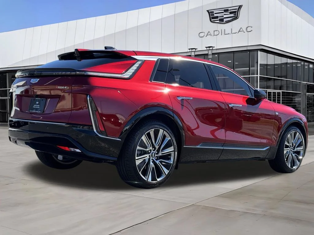 Used 2026  Cadillac Signature Luxury image 8