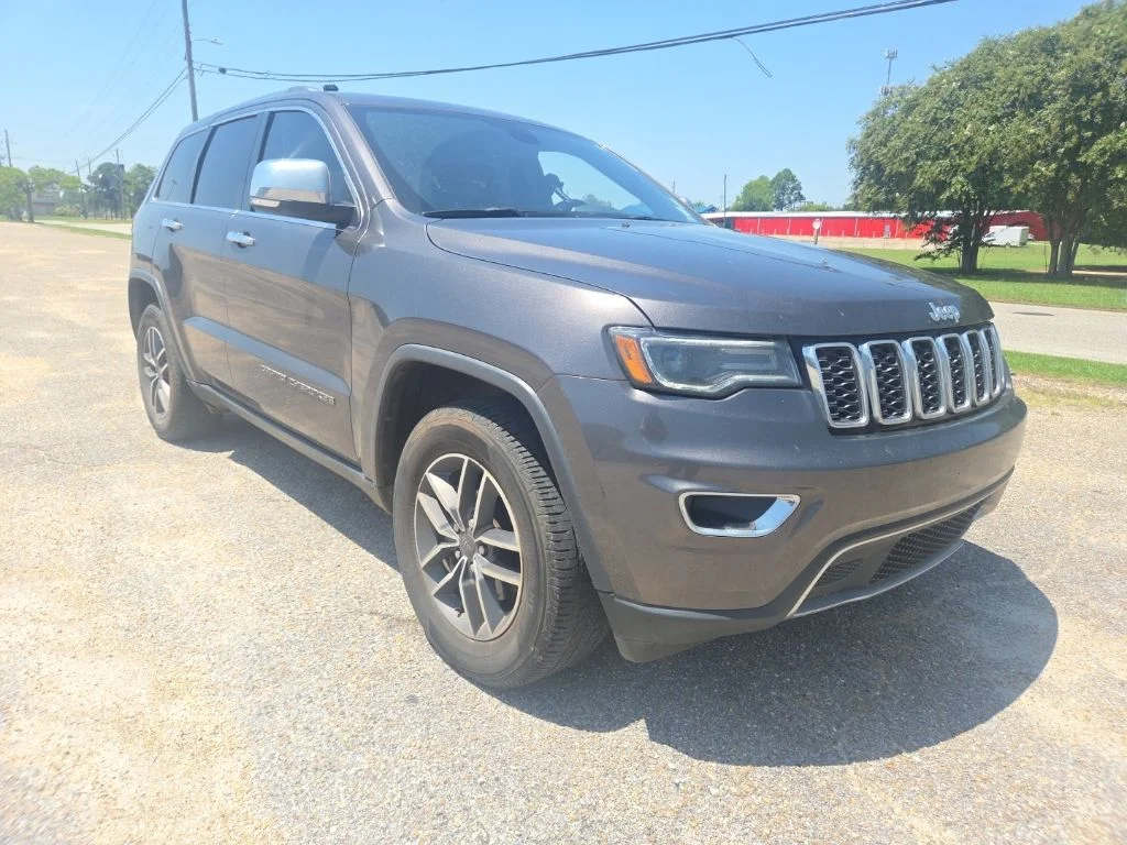 Used 2020 Gray Jeep Limited image 1