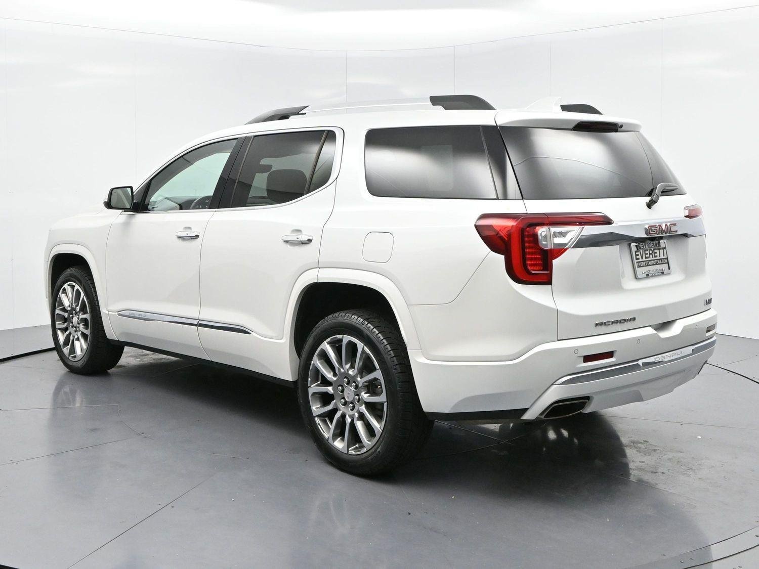 Used 2023 White Frost Tricoat GMC Denali image 5
