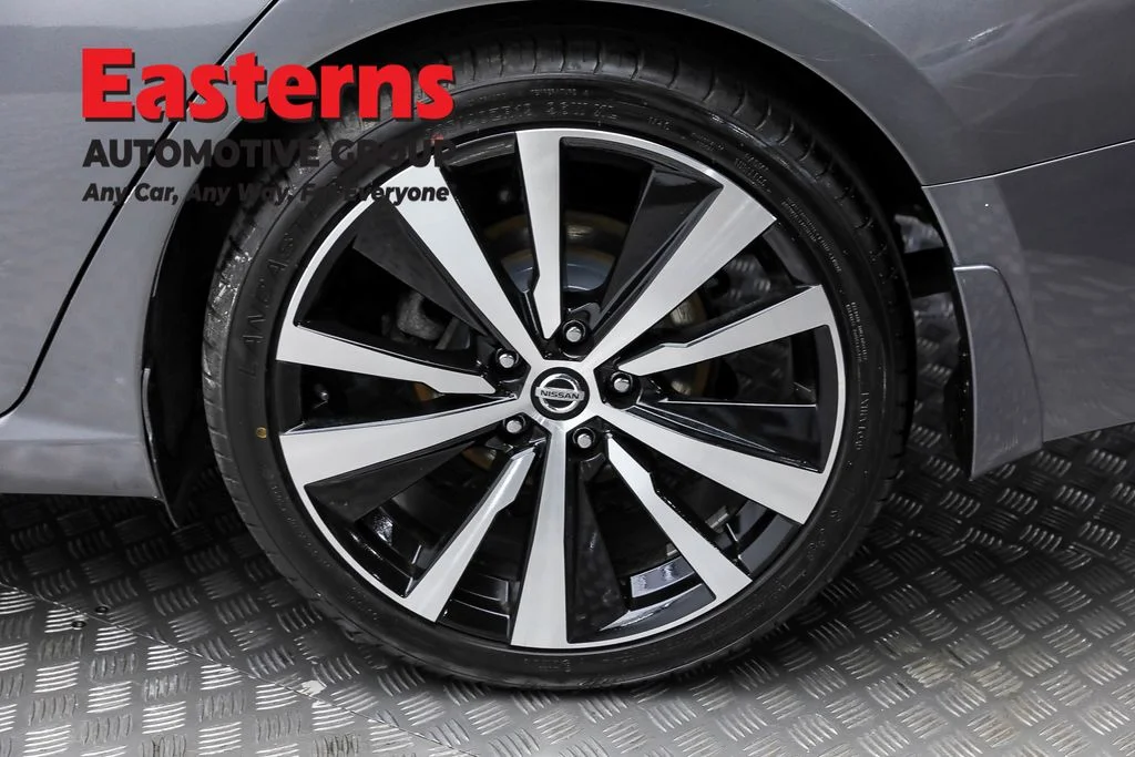 Used 2022 Gray Nissan 2.5 SR image 8