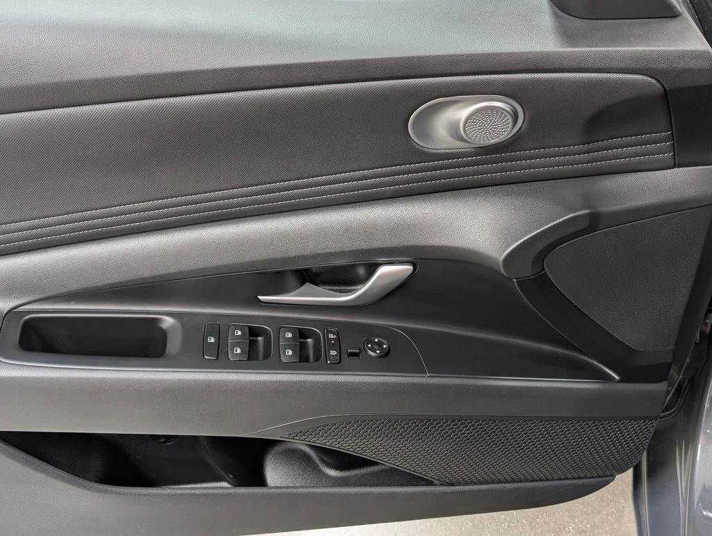 Certified Used 2025 Gray Hyundai SEL Convenience image 11