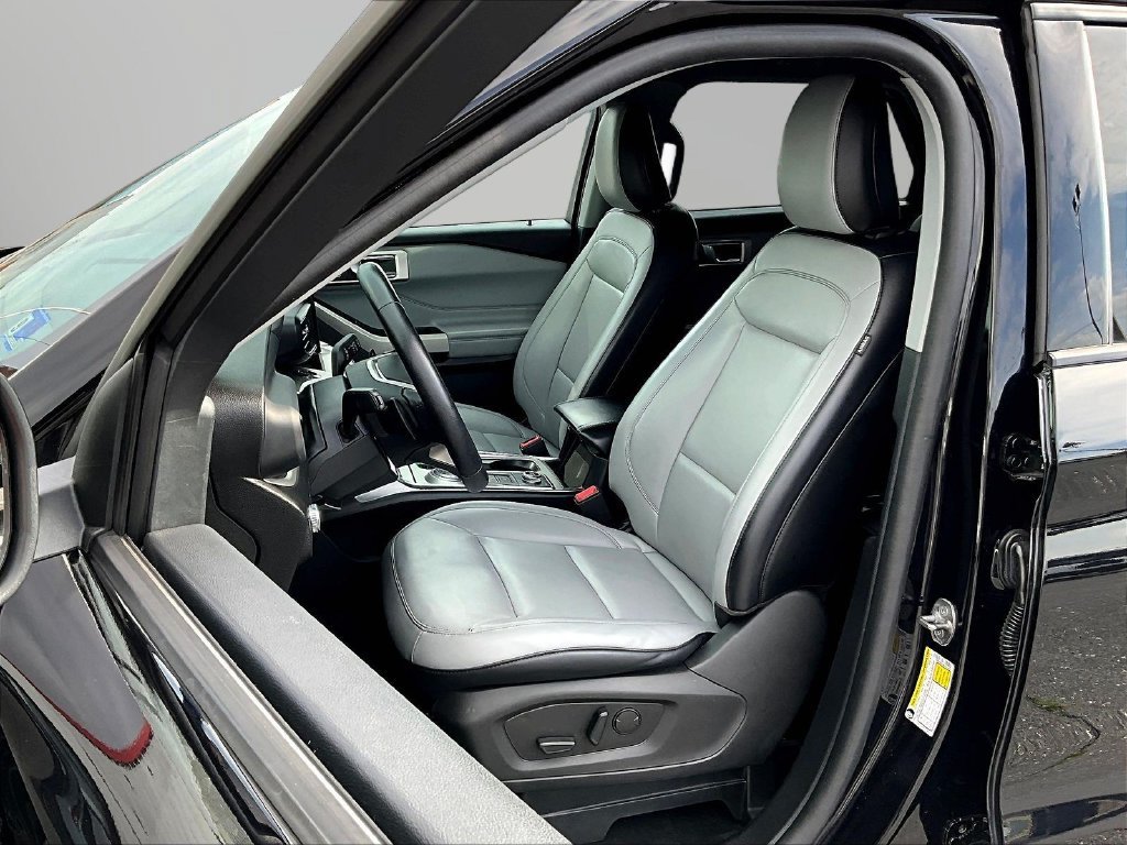 Used 2021 Black Ford XLT image 25