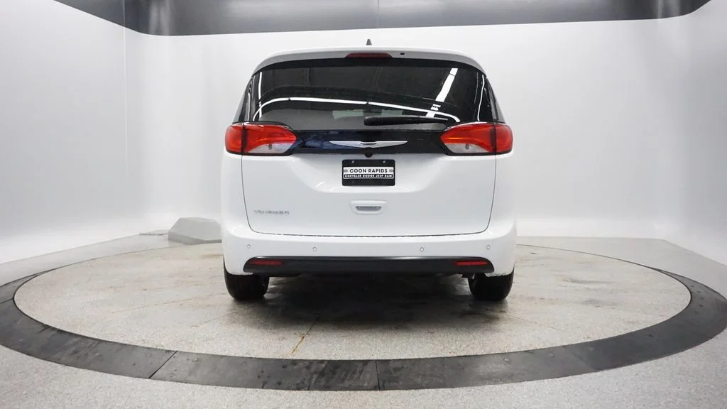New 2026 Bright White Clear-Coat Exterior Paint Chrysler LX image 8