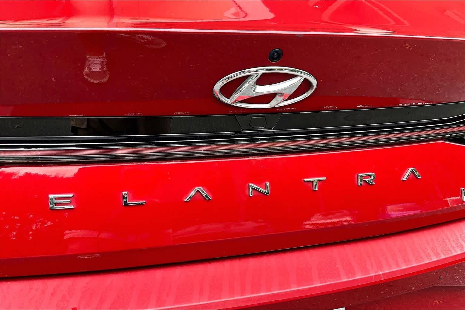 Used 2022 Scarlet Red Pearl Hyundai Limited image 61
