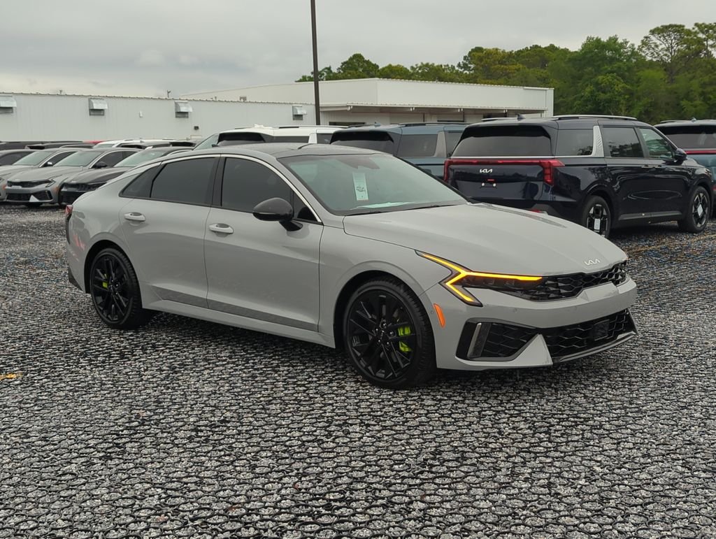 New 2026 Wolf Gray Kia GT image 9