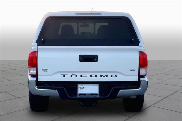 Certified Used 2017 SUPER WHITE Toyota  image 5