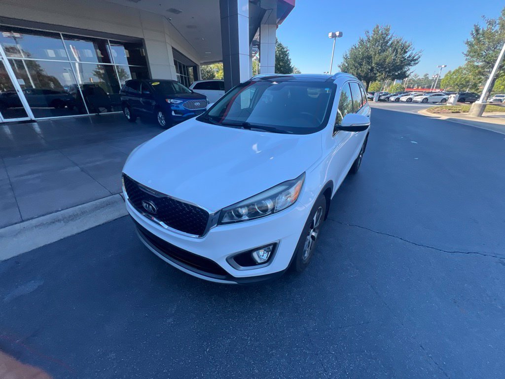 Used 2016 White Kia EX image 2
