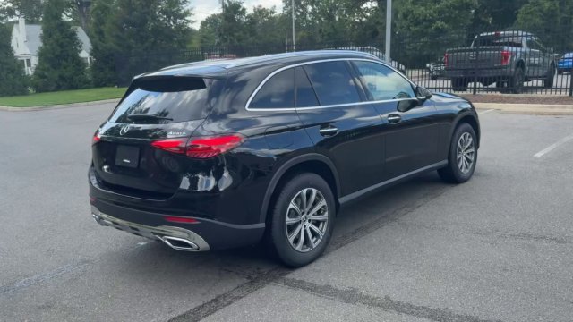 New 2027 Black Mercedes-Benz GLC 300 image 29