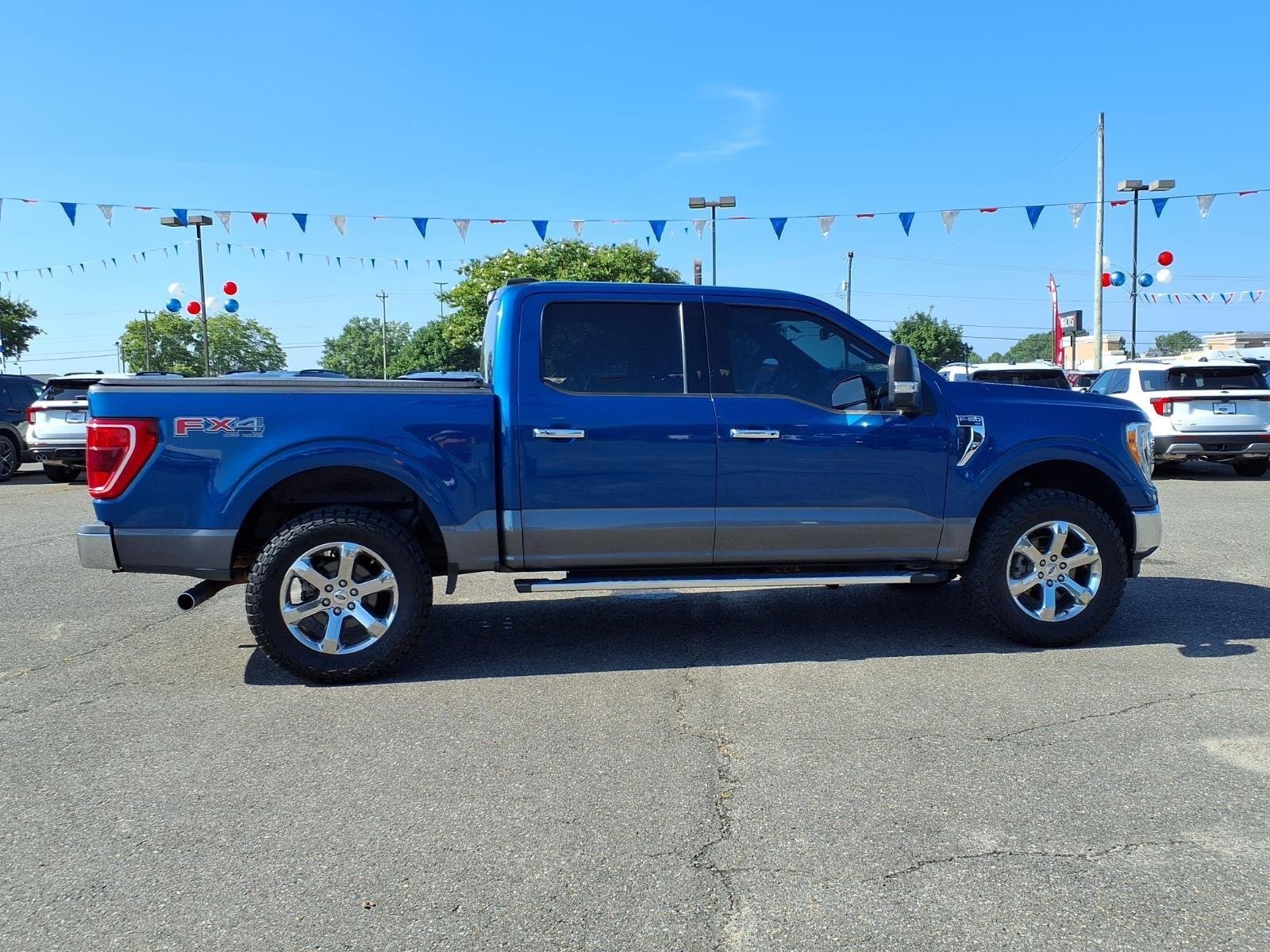 Used 2022 Blue Ford XLT image 10