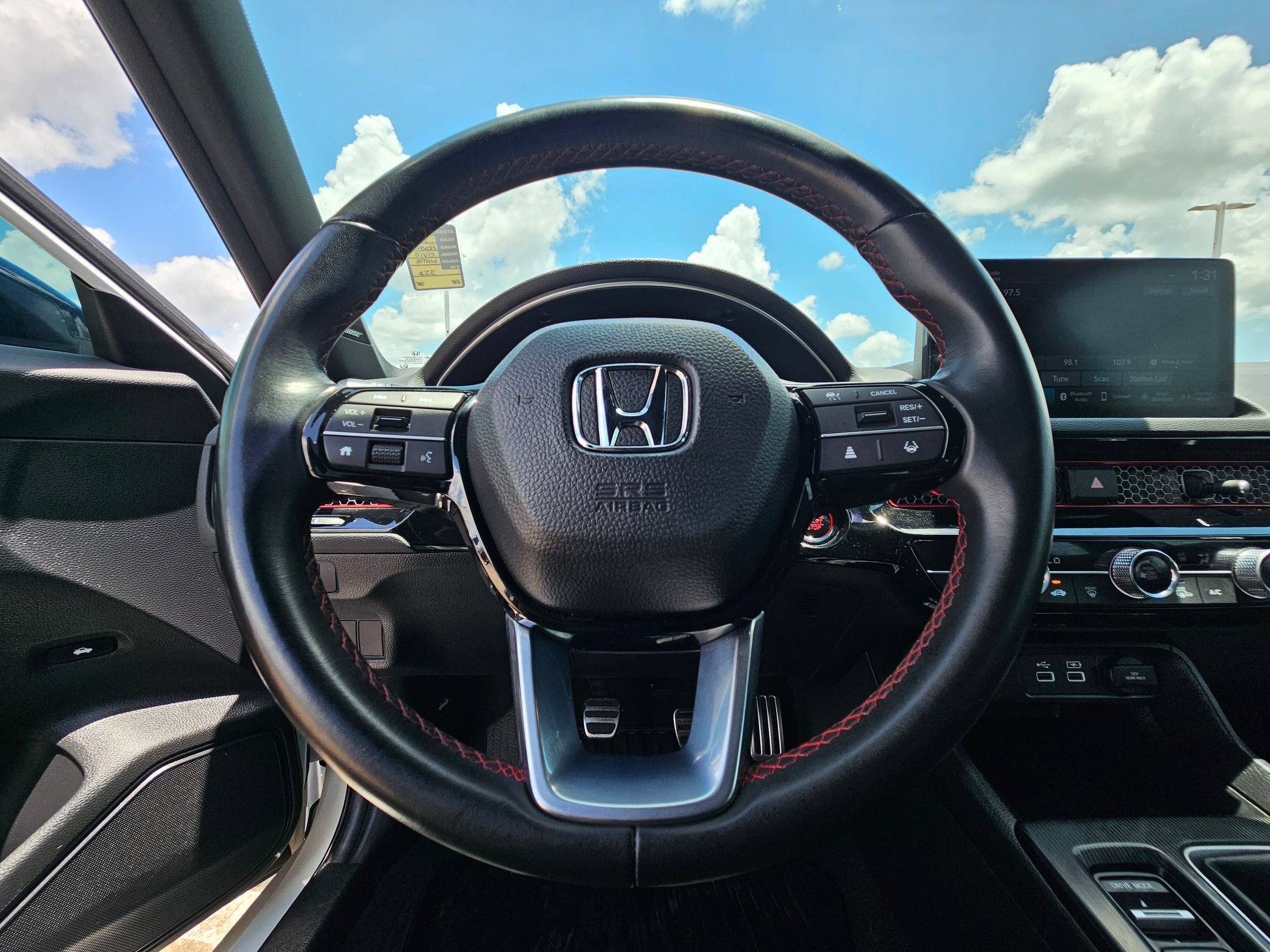 Used 2023 Platinum White Pearl Honda Si image 14