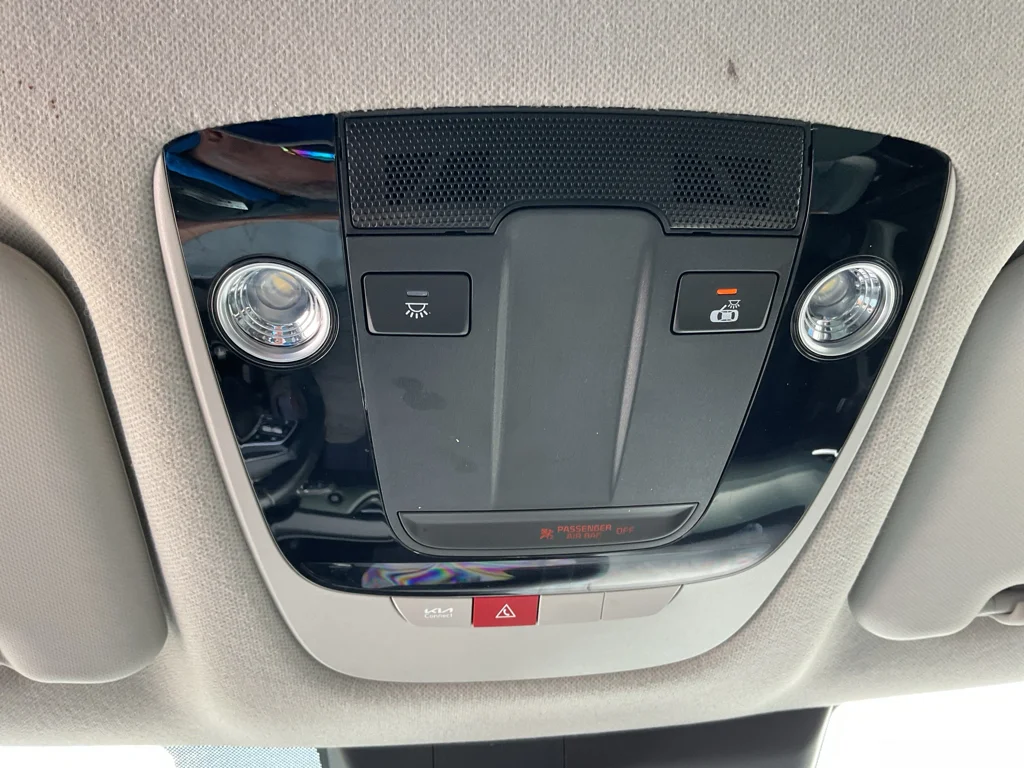Used 2024 Snow White Pearl Kia SX image 29