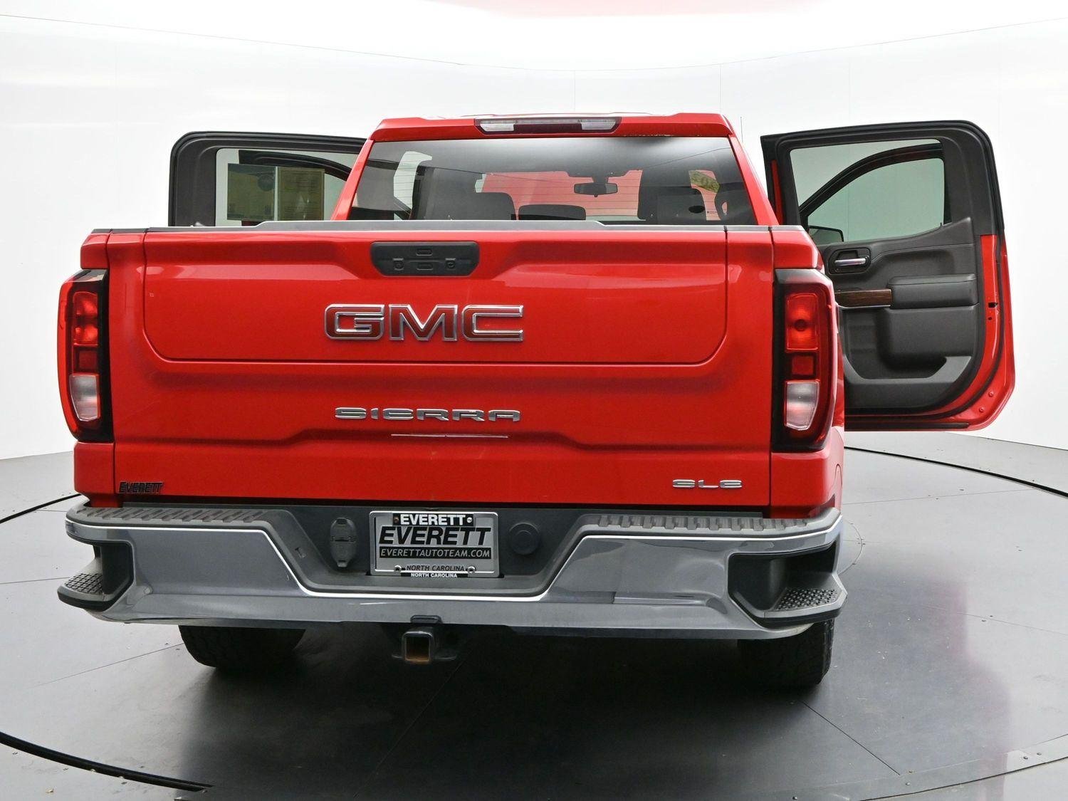 Used 2022 Cardinal Red GMC SLE image 41