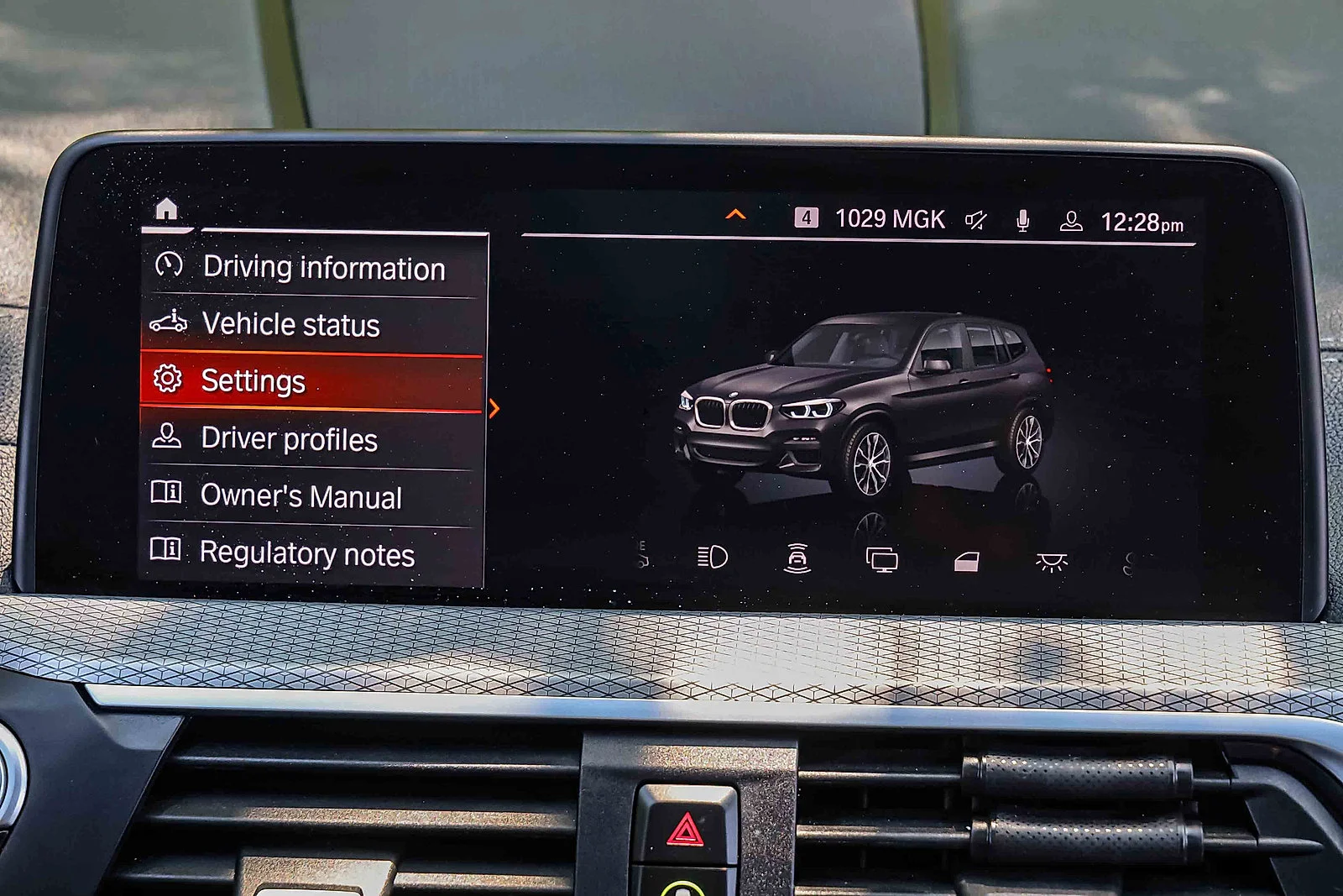 Used 2021 Black Sapphire Metallic BMW xDrive30i image 11