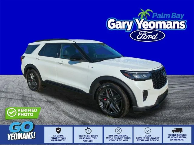 New 2026 Star White Metallic Tri-Coat Ford ST-Line image 1