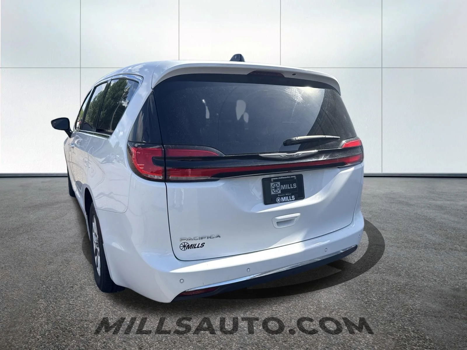 Used 2024 Bright White Clearcoat Chrysler Touring L image 4