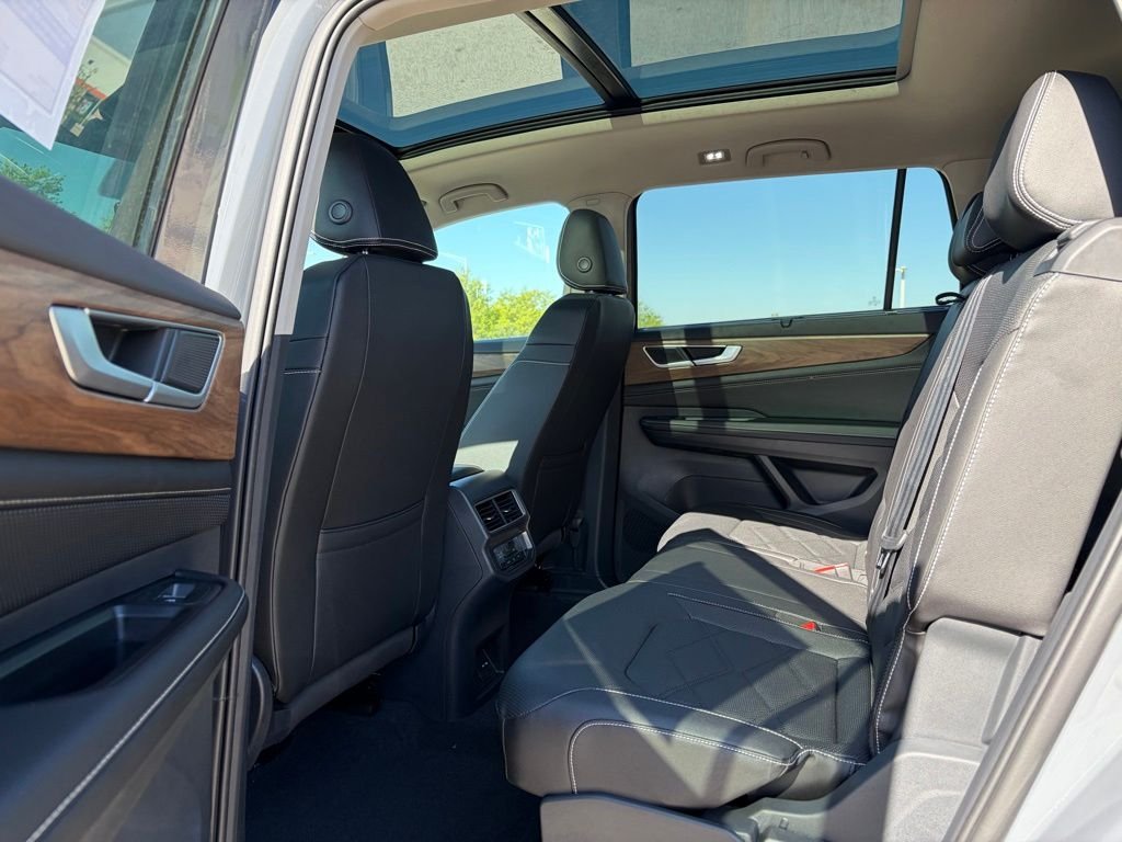 New 2026 Pure Gray Volkswagen 2.0T SE W/TECHNOLOGY image 20