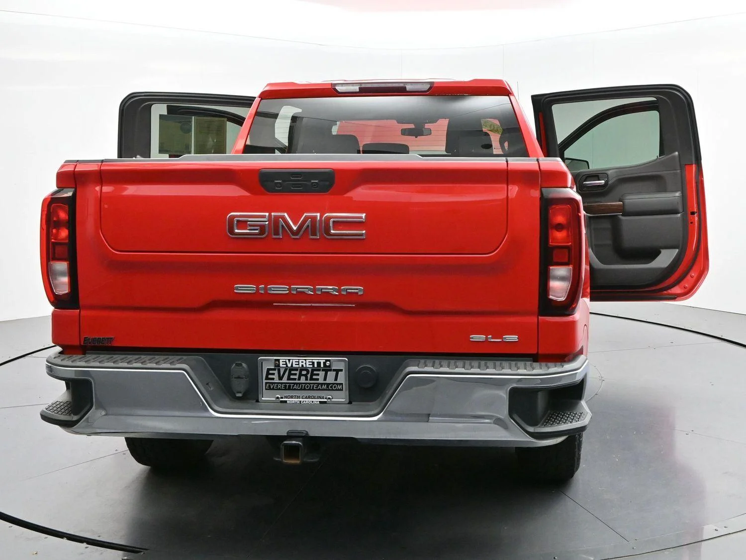 Used 2022 Cardinal Red GMC SLE image 41