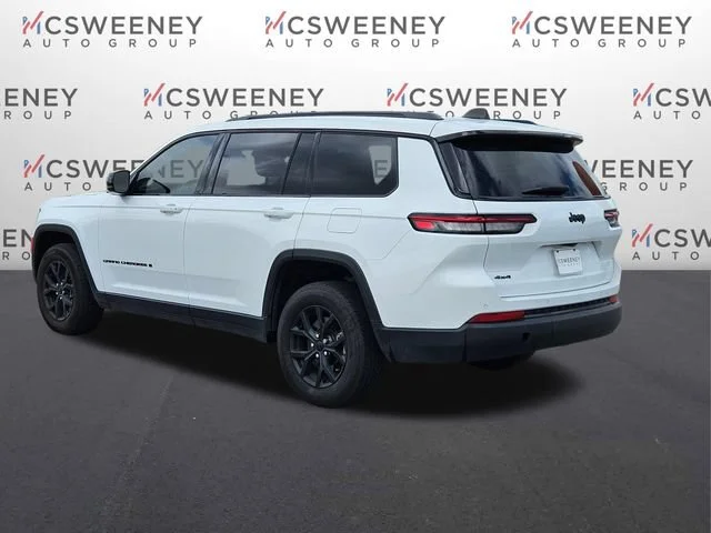 Used 2024 White Jeep Altitude image 3