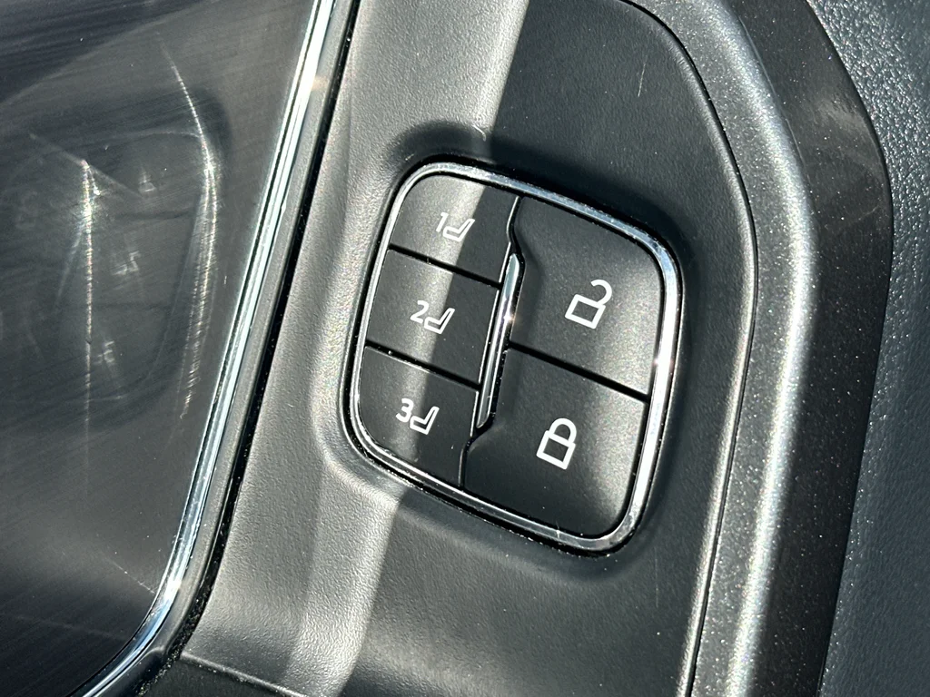 Used 2023 Carbonized Gray Metallic Ford Lariat image 14