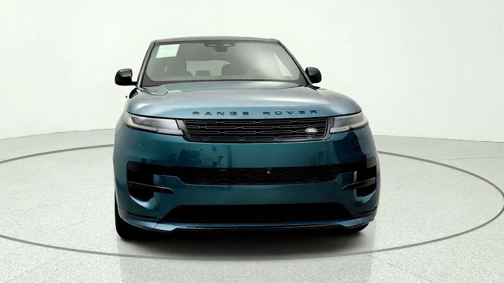 Used 2024 Giola Green Metallic Land Rover P400 Dynamic SE w/ Meridian Audio & Black Exterior Pack image 2