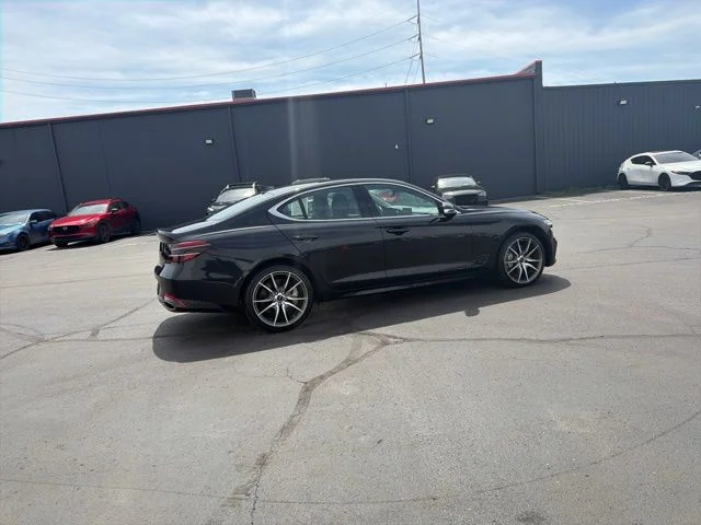 Used 2025 Black Genesis 2.5T image 5