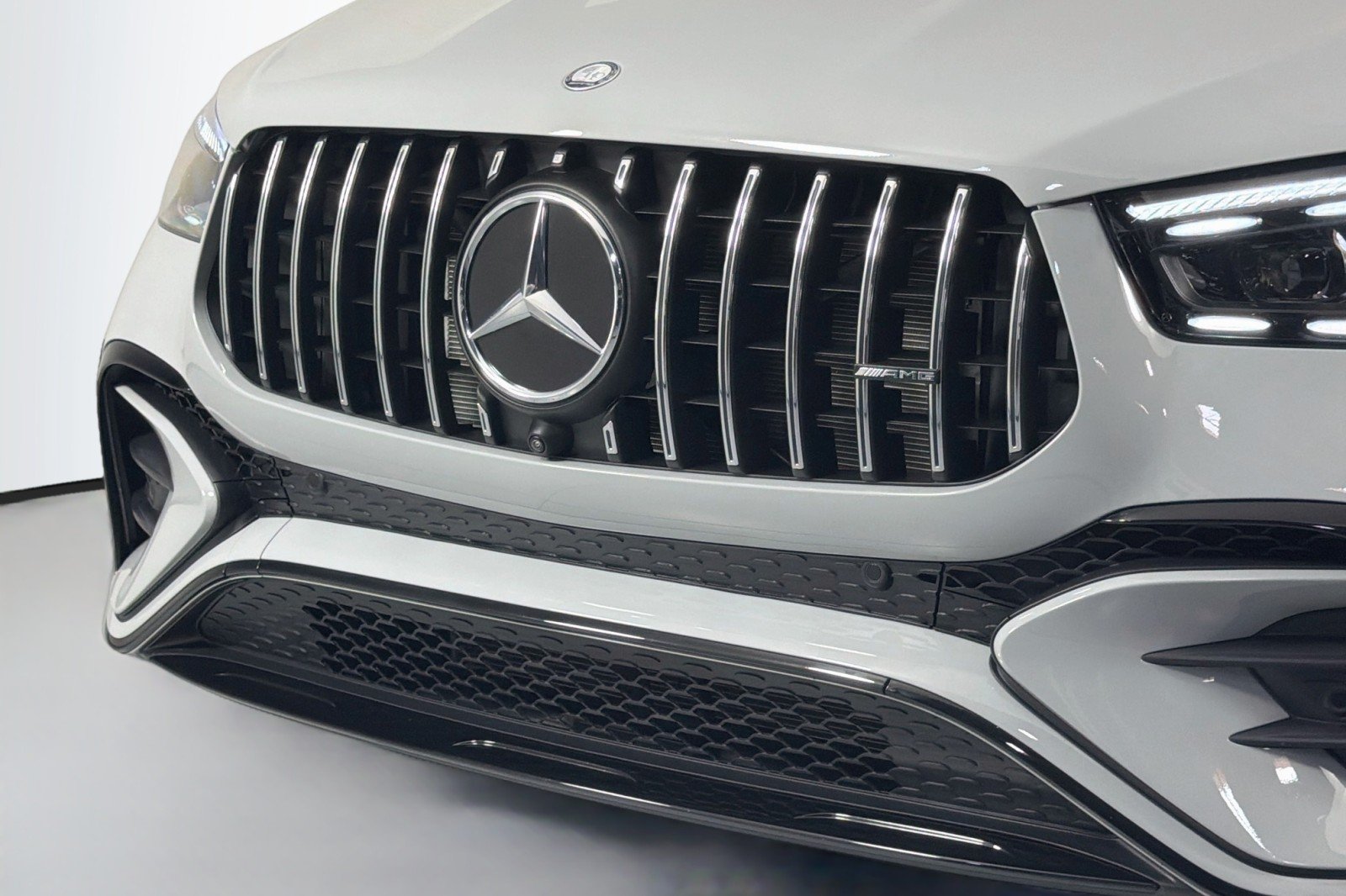 Certified Used 2025 MANUFAKTUR Alpine Grey Mercedes-Benz GLE 53 image 13