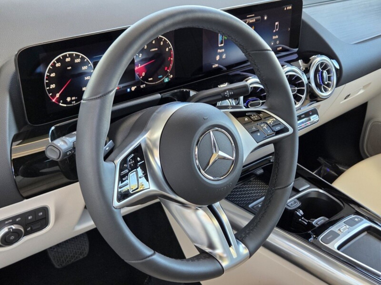 Certified Used 2026 Polar White Mercedes-Benz GLA 250 image 25