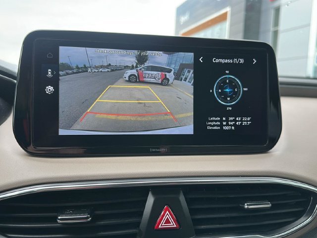 Used 2023 White Hyundai SEL image 19