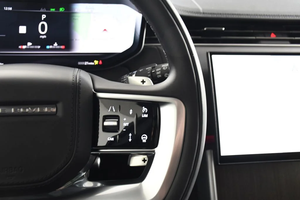New 2026 Fuji White Land Rover SE image 29