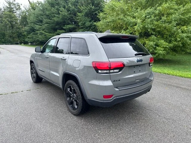 Used 2020 Gray Jeep Laredo image 5