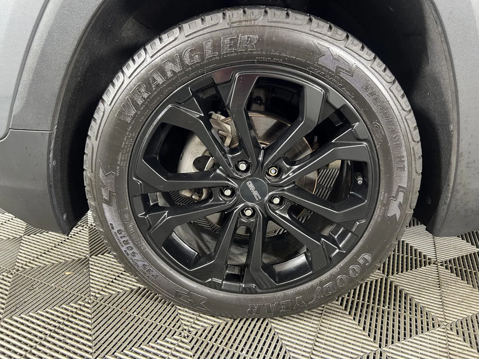 Used 2021 Satin Steel Metallic GMC SLE image 38