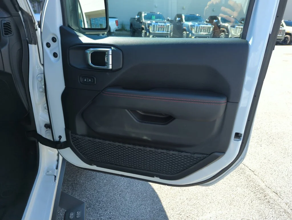 Used 2023 White Jeep Rubicon image 31