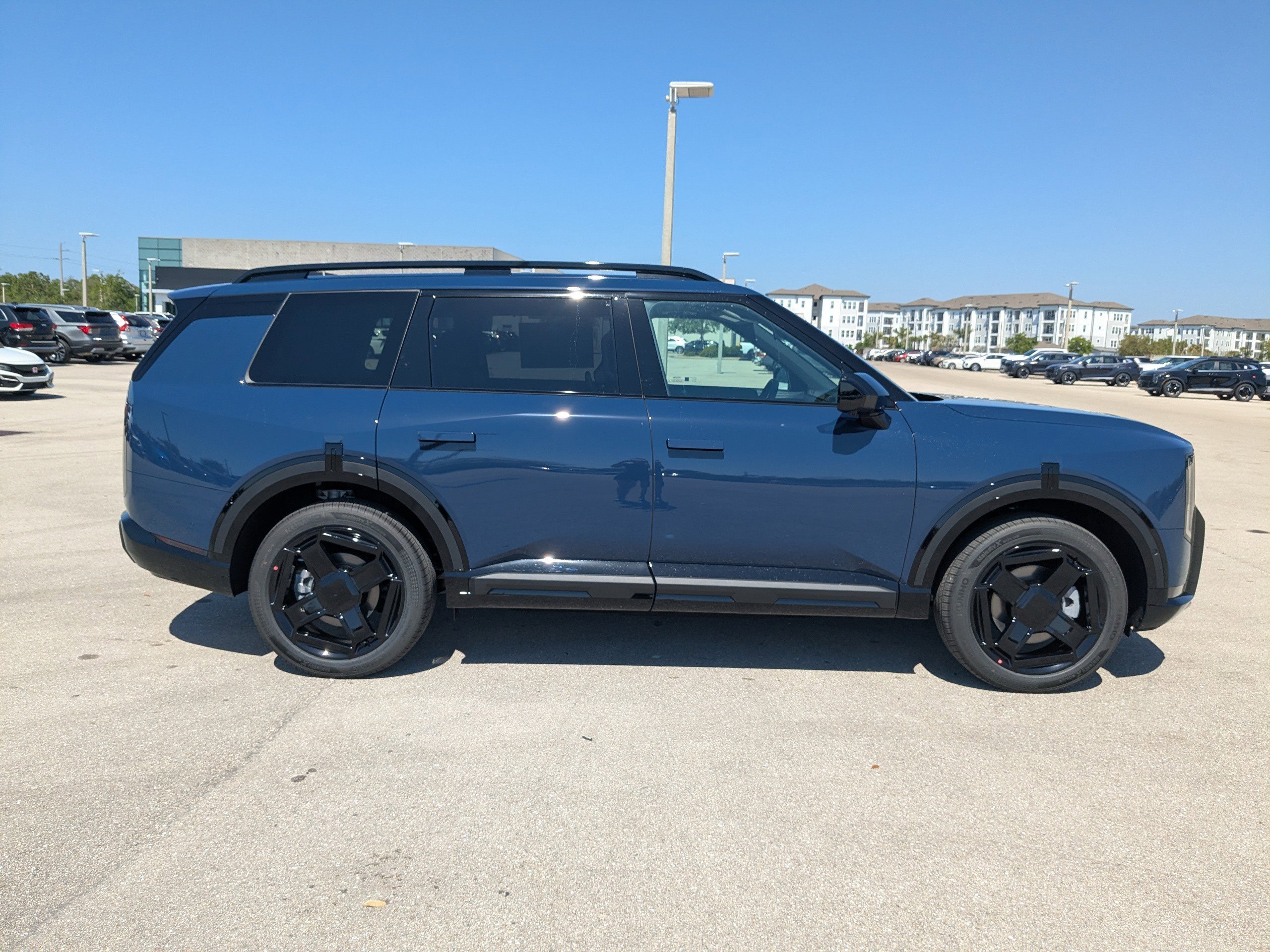 New 2027 Midnight Lake Blue Kia X-LINE SX image 4