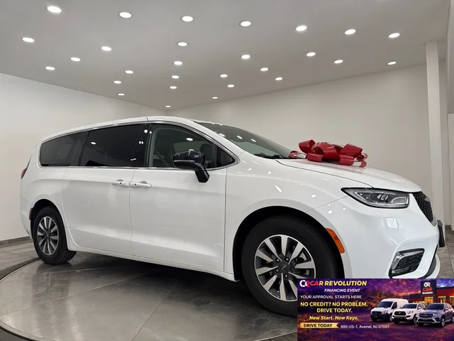 2024 Chrysler Pacifica Plug in Hybrid Select Fwd