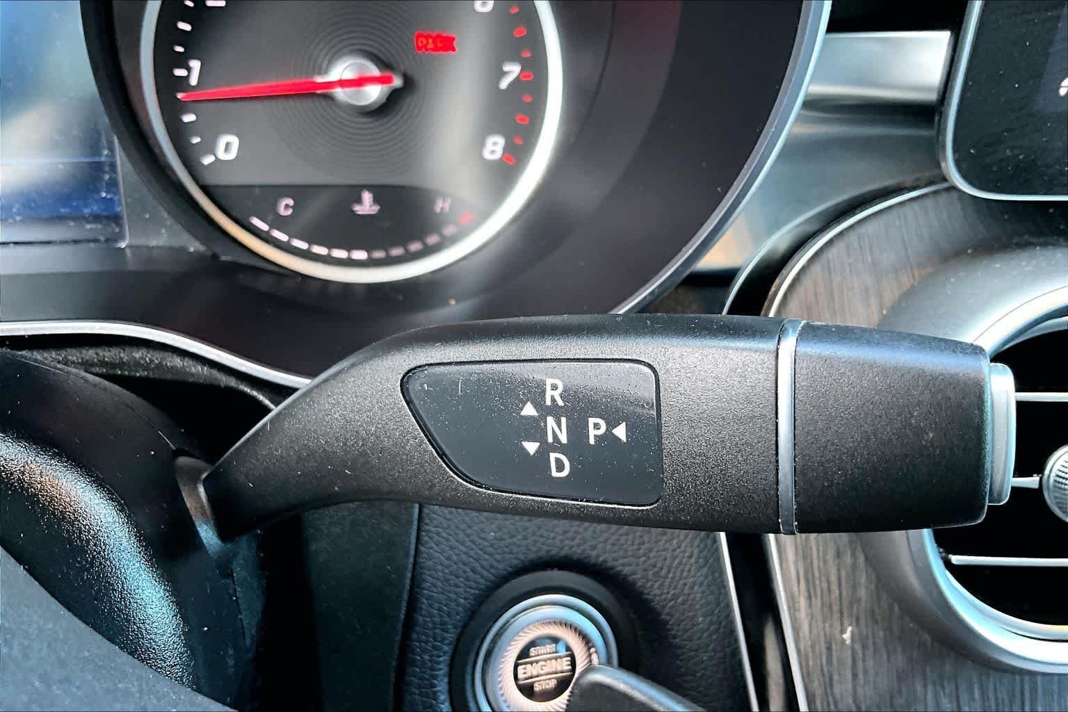 Used 2022  Mercedes-Benz GLC 300 image 16
