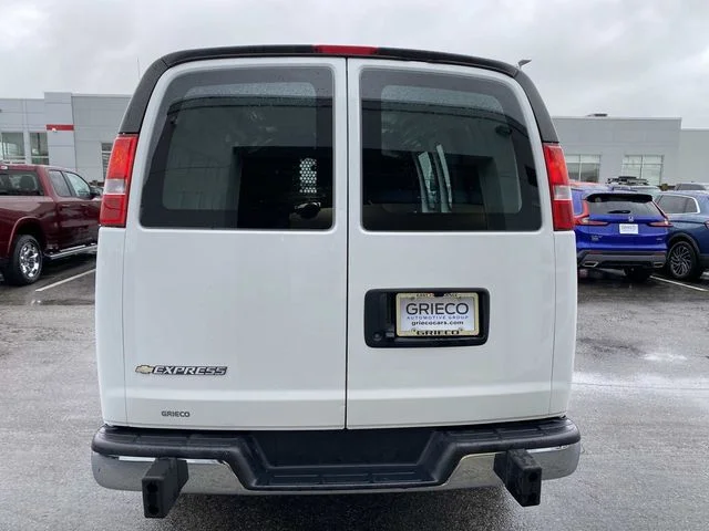 Used 2025 White Chevrolet Work Van image 7