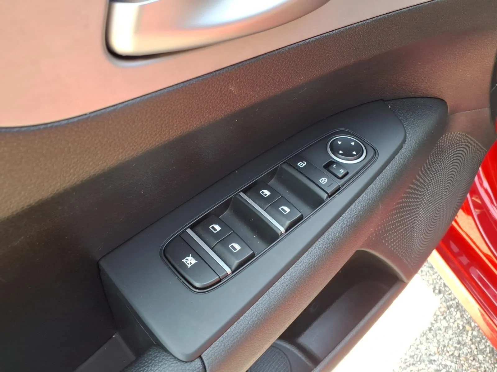 Used 2023 Currant Red Kia LXS image 22