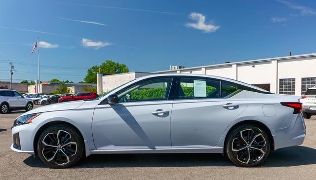 Used 2023 Gray Nissan 2.5 SR image 9