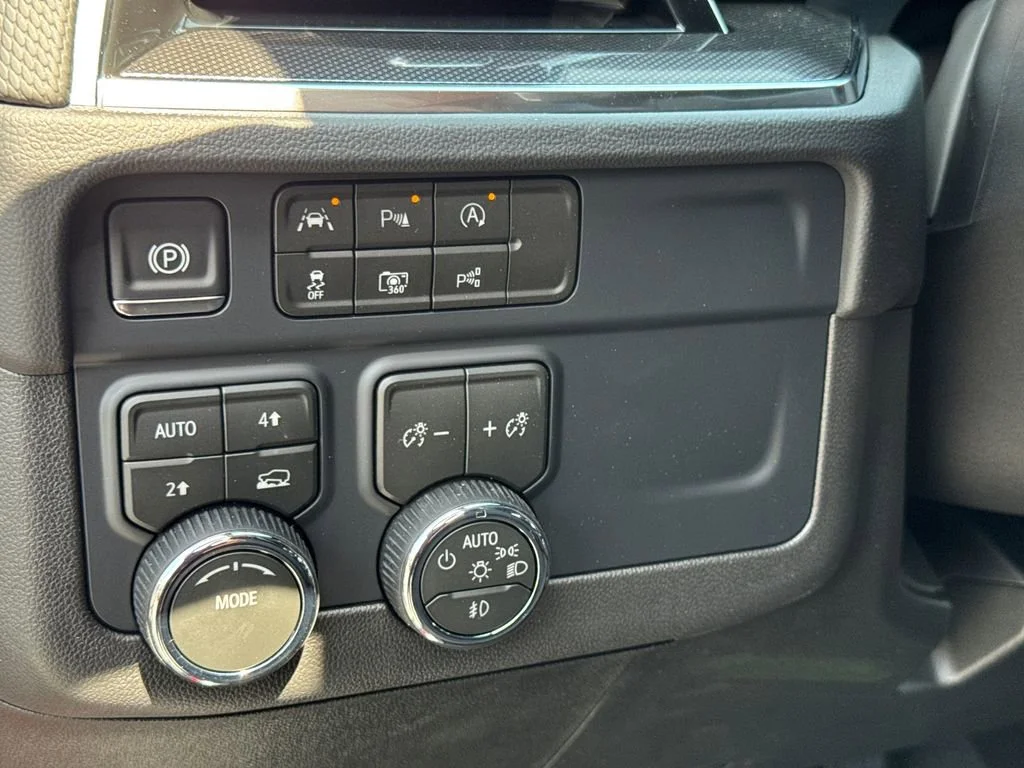 2026 Chevrolet Suburban RST - Photo 17