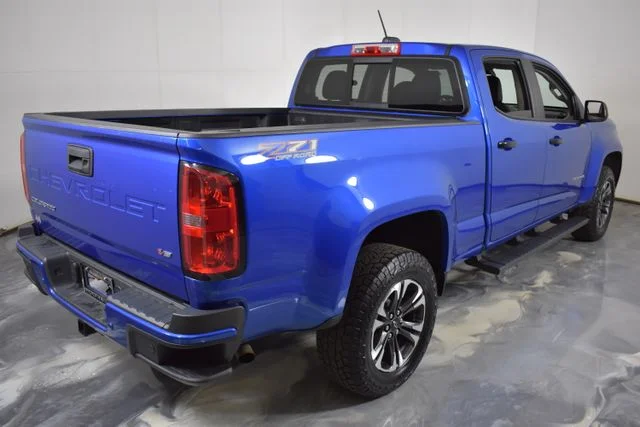 Used 2022 Blue Chevrolet Z71 image 10