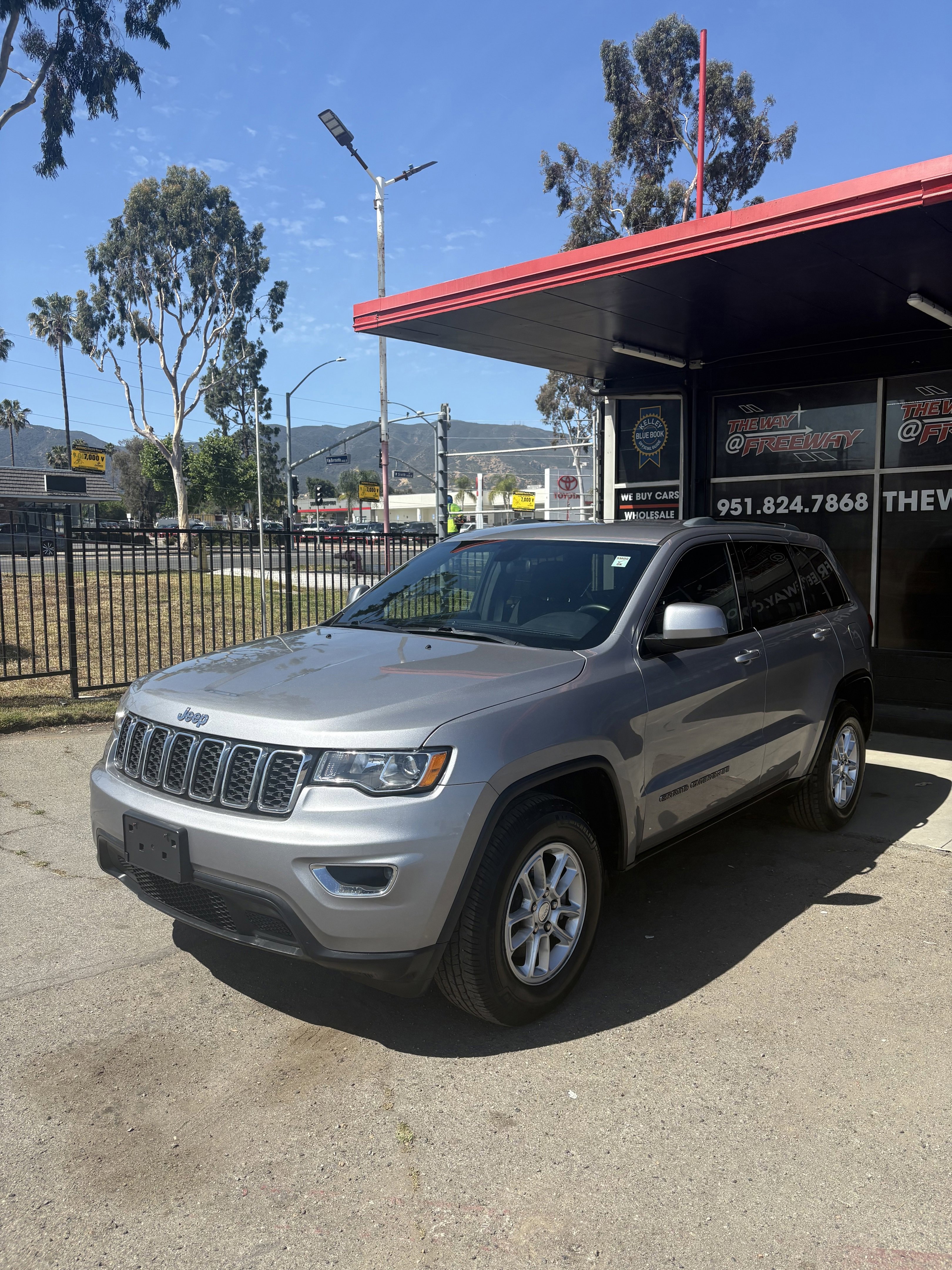 2019 Jeep Grand Cherokee Laredo E's photo