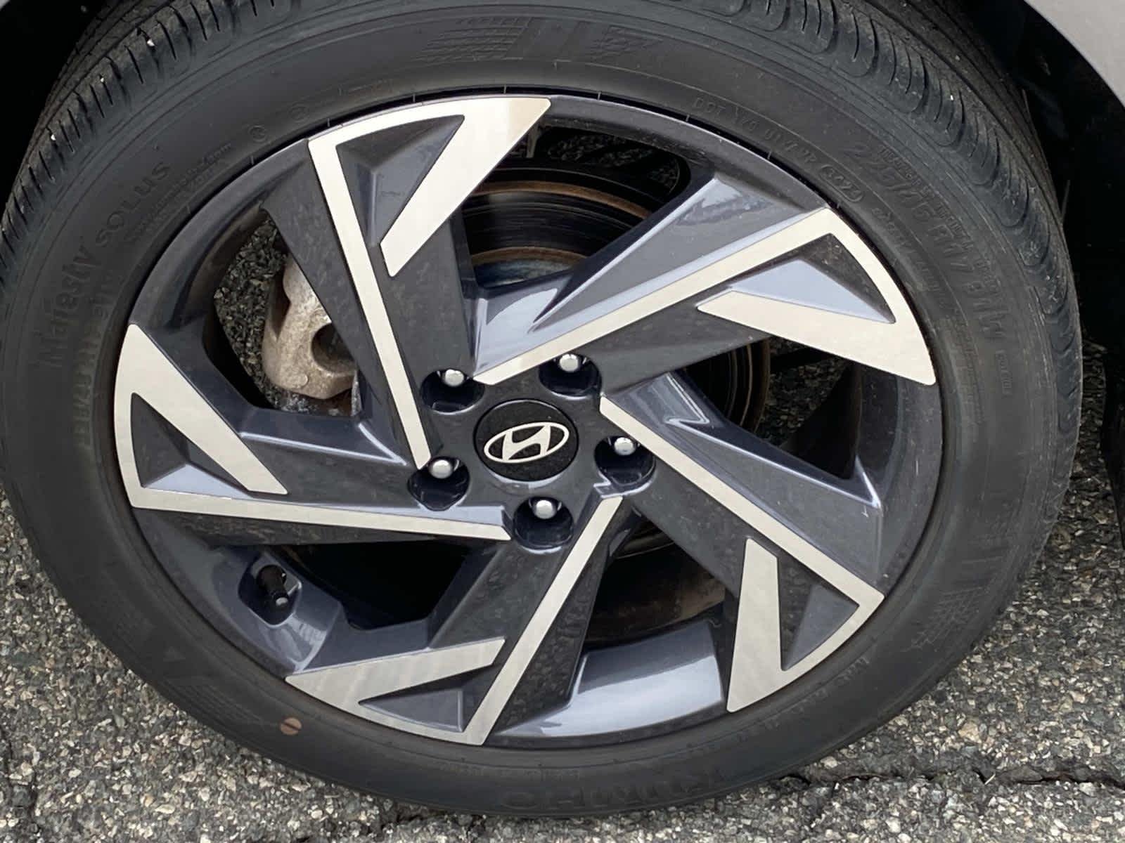 Certified Used 2025 Fluid Metal Hyundai SEL Sport image 21
