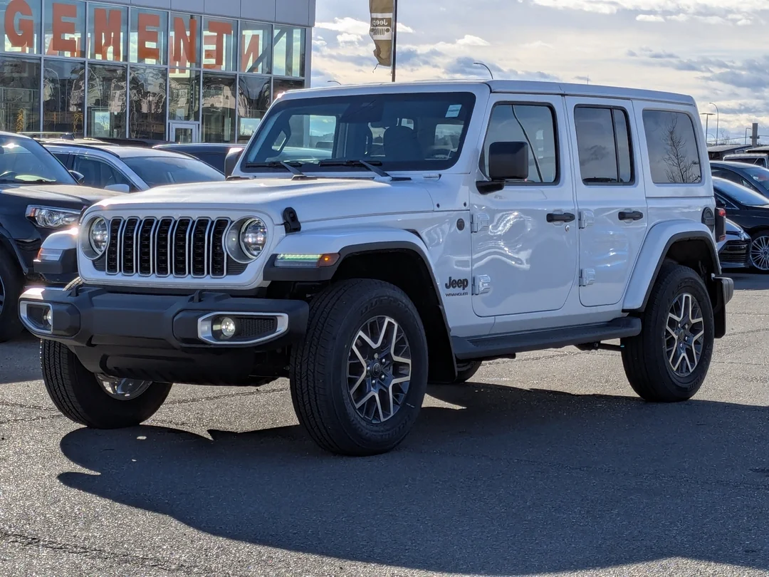New 2026 White Jeep Sahara - - 4x4 - 12.3 inch display - Blind Spot Mon - Body Color 3 Piece HT - & More! image 4
