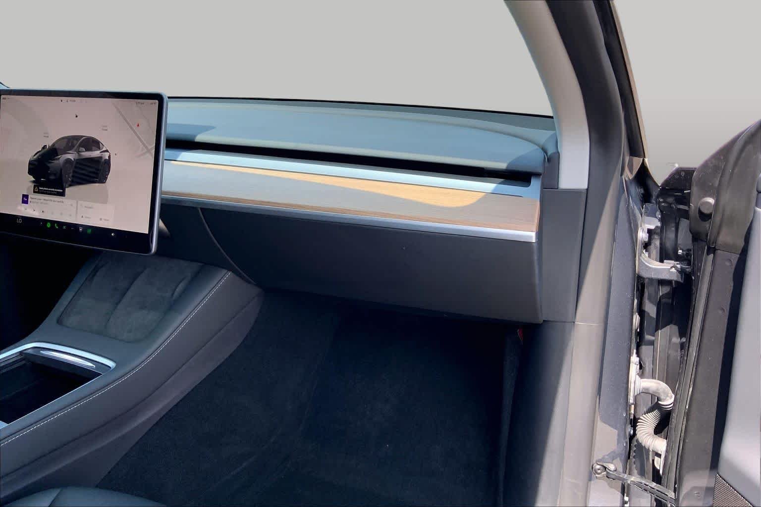 Used 2023 Deep Blue Metallic Tesla  image 16