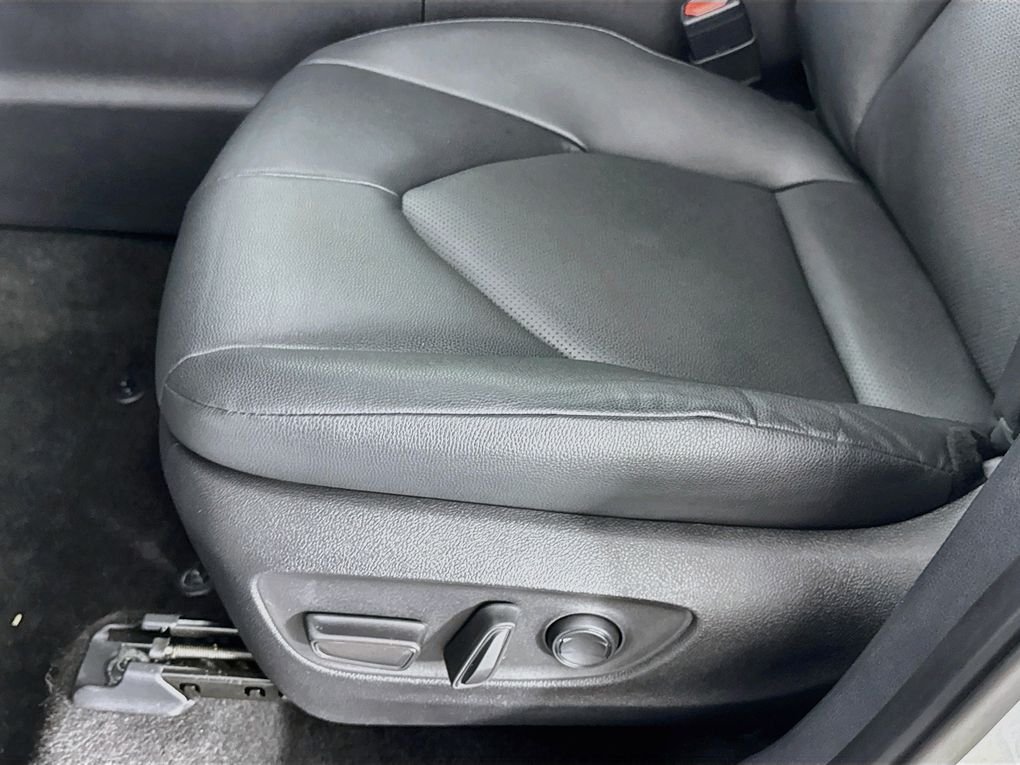 Used 2024  Toyota XLE image 24